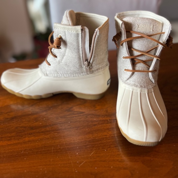 SPERRY Women’s Saltwater Wool Duck Boot - Picture 5 of 5